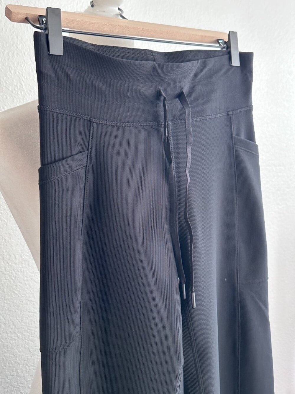 32° Cool Black Ribbed Wide Leg Pants Size Small Stretch Lounge Athleisure Pocket - Picture 3 of 9